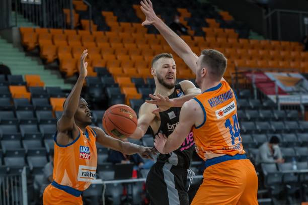 高压下的冷 高压下的冷